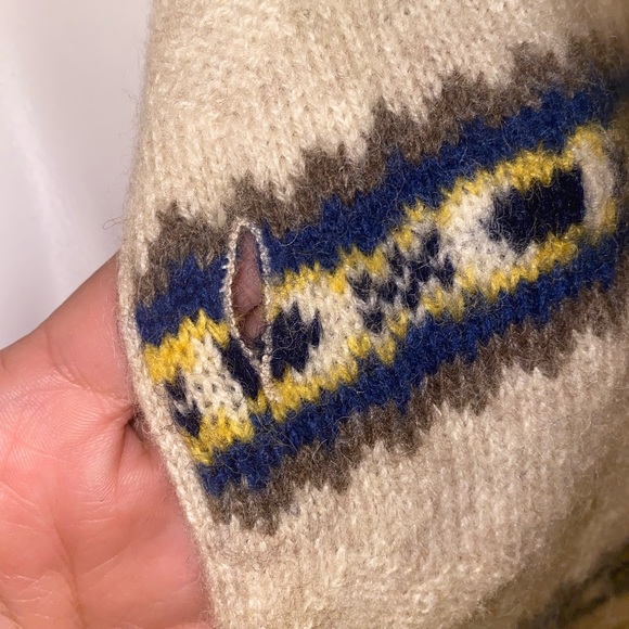 Vintage Wool Benetton button down sweater with leather buttons, Italian made - Picture 6 of 7